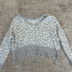 Rue21 Gray Patterned Knit Sweater